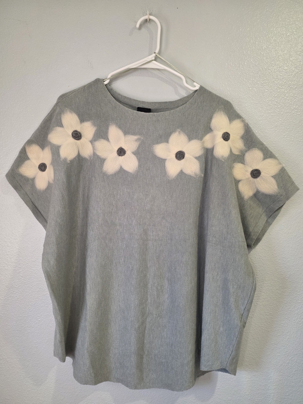 AAEDA Heather Sage Daisy Soft Yarn Flowers Boho Art Sweater Plus 1X